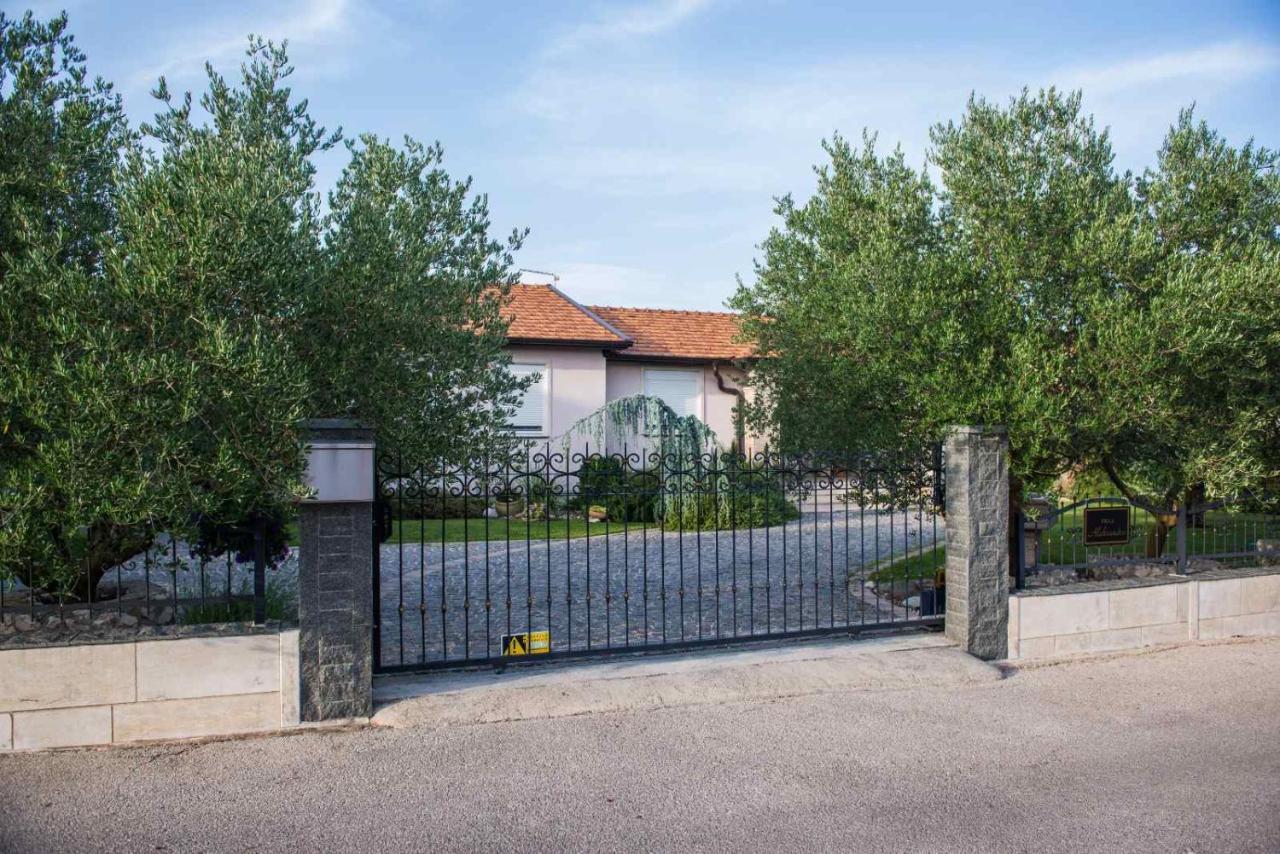 Villa Aleksandra Ljubuški Buitenkant foto