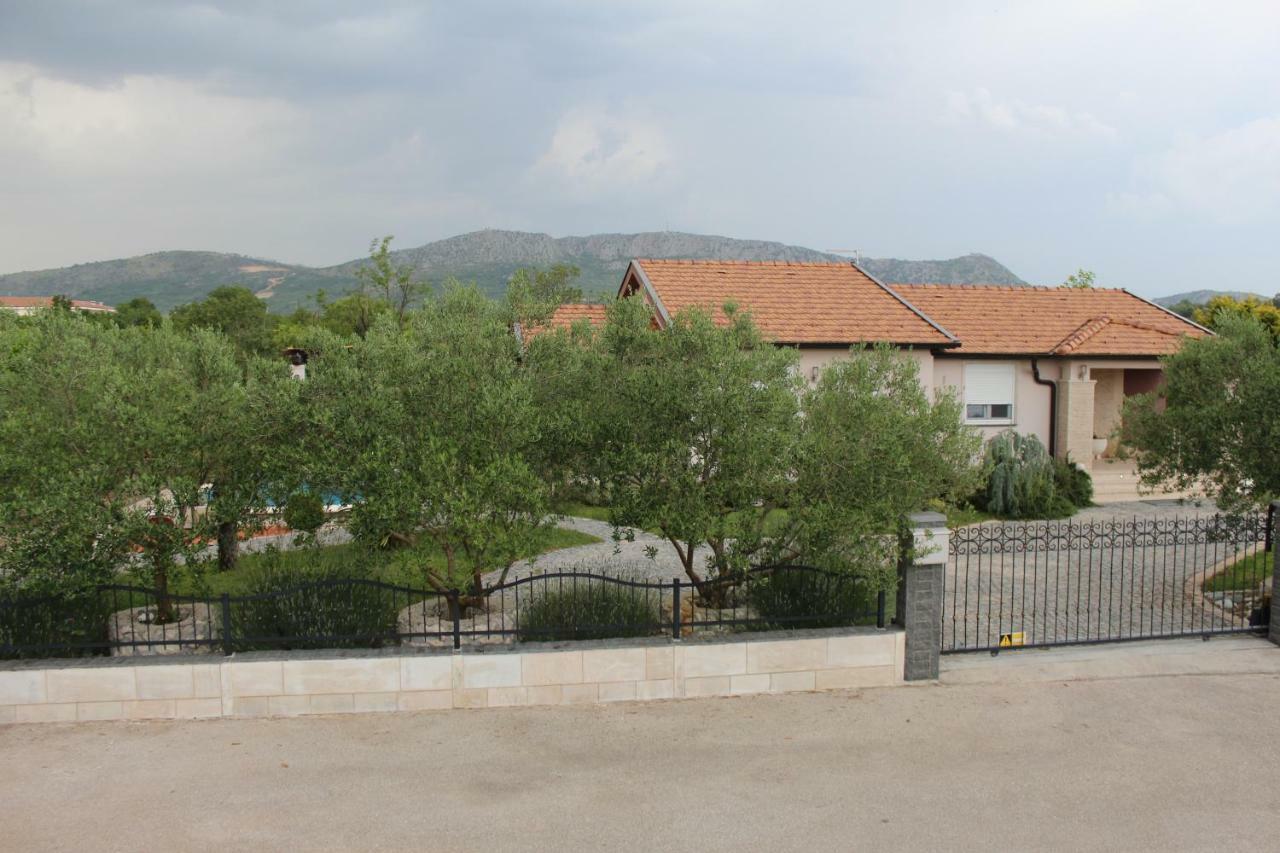Villa Aleksandra Ljubuški Buitenkant foto
